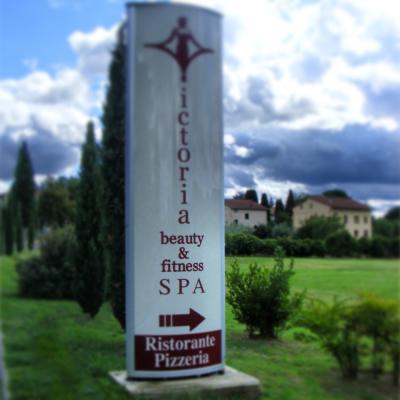 CHI SI AMA, VIENE AL VICTORIA!